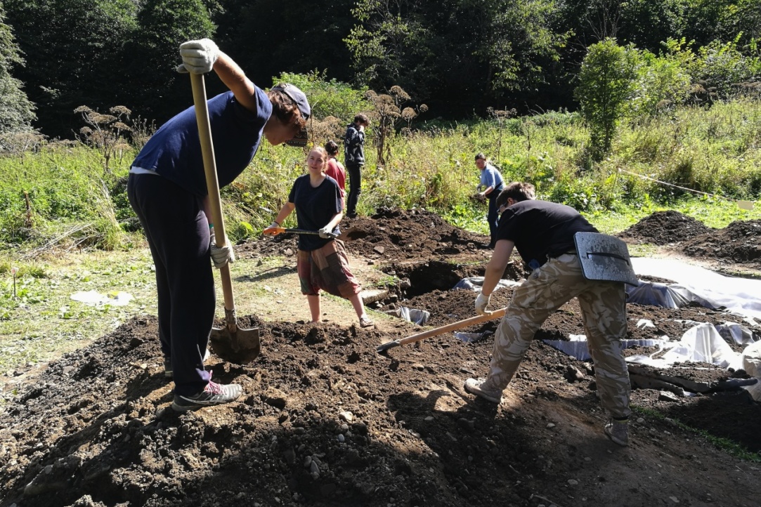 Illustration for news: HSE Researchers and Students Discover Burials on Archaeological Expedition