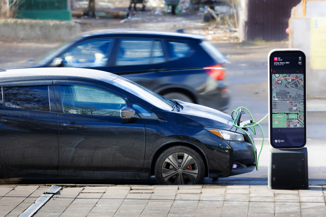 Illustration for news: HSE Experts Highlight Factors Influencing EV Market Growth